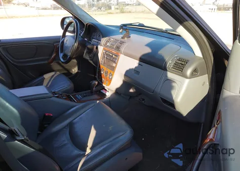 1999 Mercedes-Benz Ml 320 z USA, uszkodzony, nr VIN 4JGAB54E8XA120503